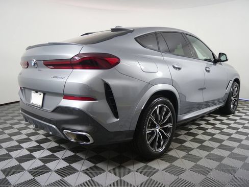 Used 2025 BMW X6 xDrive40i AWD/4WD image 3