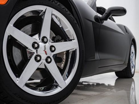 Used 2007 Chevrolet Corvette Coupe w/ Preferred Equipment Group RWD image 5