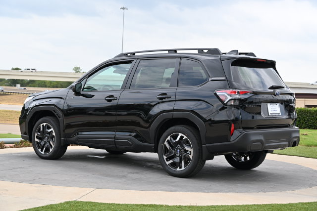 New 2026 Subaru Forester Touring AWD/4WD image 5