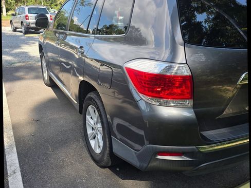 Used 2013 Toyota Highlander FWD image 14