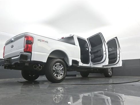 Certified 2025 Ford F350 Lariat image 38