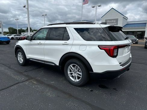New 2025 Ford Explorer Active w/ Active Comfort Package image 3