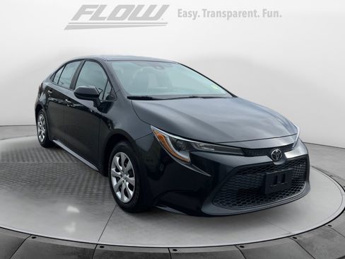 Used 2021 Toyota Corolla LE image 1