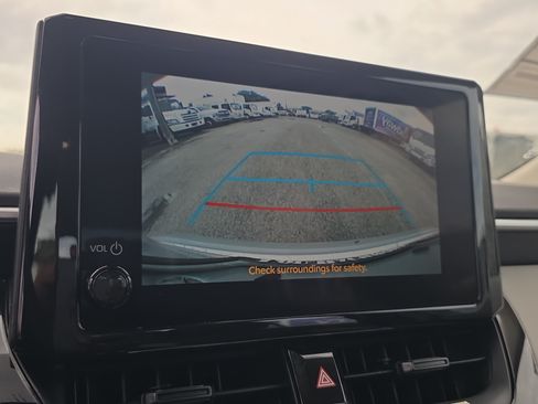 Used 2024 Toyota Corolla LE FWD image 31