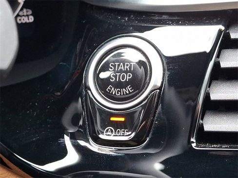 Used 2023 BMW M550i xDrive w/ Dynamic Handling Package image 28