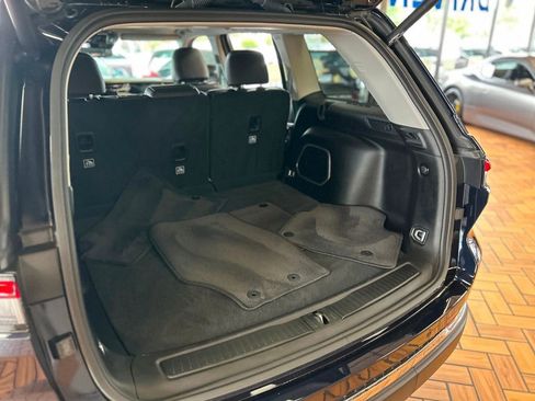 Used 2024 Jeep Grand Cherokee Limited 4xe image 12