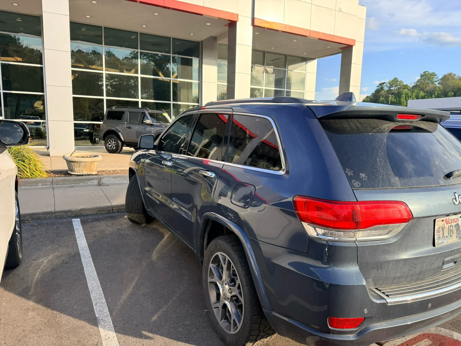 Used 2020 Jeep Grand Cherokee Overland RWD image 5