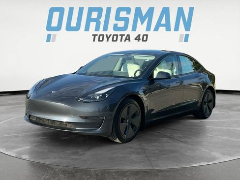 Used 2023 Tesla Model 3 Standard Range image 2