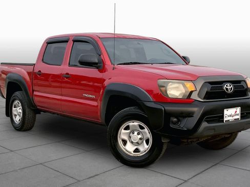 Used 2012 Toyota Tacoma PreRunner w/ Convenience Pkg RWD image 2