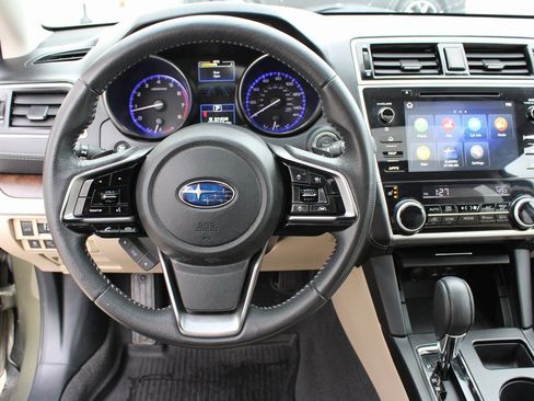 Used 2019 Subaru Outback 2.5i Limited w/ Popular Package #2 image 11