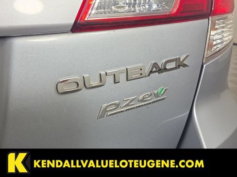 Used 2014 Subaru Outback 2.5i Premium AWD/4WD image 11