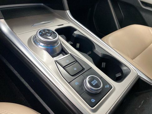 Used 2022 Ford Explorer XLT w/ Equipment Group 202A image 26