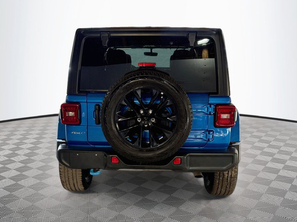 Certified 2023 Jeep Wrangler Unlimited Sahara AWD/4WD image 7