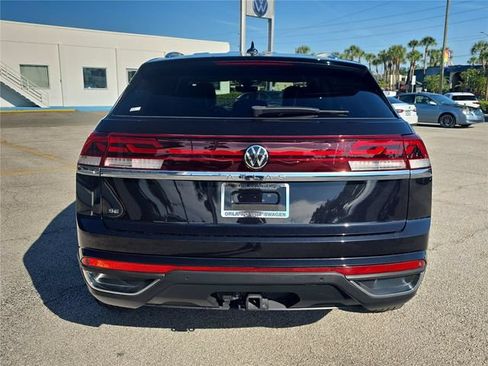 Used 2024 Volkswagen Atlas Cross Sport SE FWD image 3