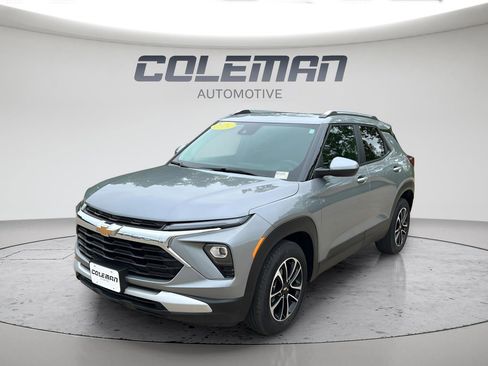 Used 2024 Chevrolet TrailBlazer LT w/ Driver Confidence Package FWD image 1