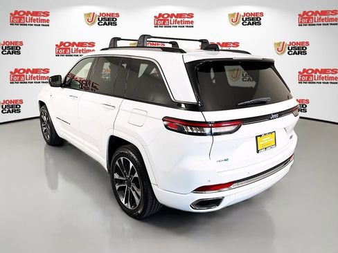 Used 2022 Jeep Grand Cherokee Overland AWD/4WD image 2