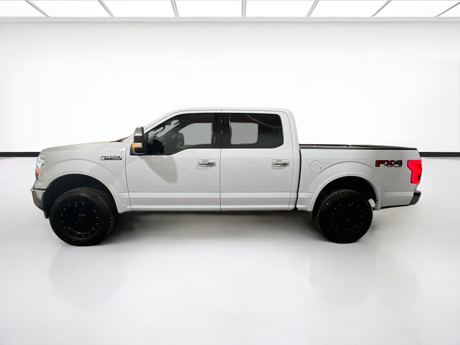 Used 2020 Ford F150 Lariat w/ Equipment Group 502A Luxury AWD/4WD image 23