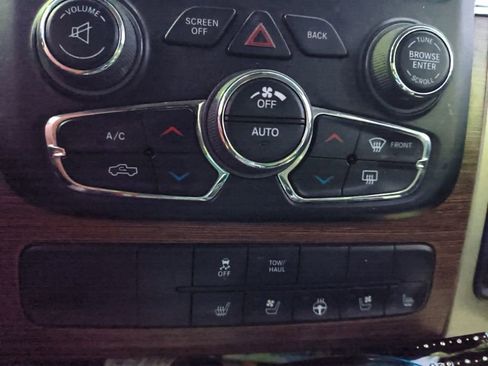 Used 2015 RAM 1500 Laramie image 13