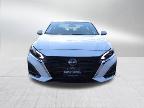 Used 2023 Nissan Altima 2.5 SL AWD/4WD image 2