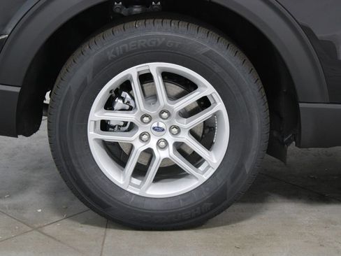 New 2026 Ford Explorer Active RWD image 13