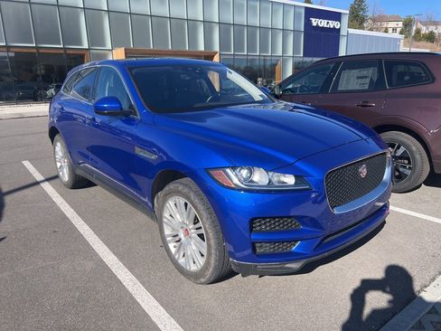 Used 2020 Jaguar F-PACE Premium image 4