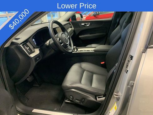 Used 2025 Volvo XC60 B5 Plus image 3