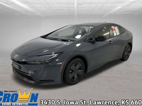 Used 2026 Toyota Prius LE image 1