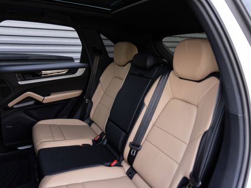 New 2025 Porsche Cayenne image 27