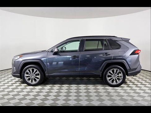 Used 2021 Toyota RAV4 XLE Premium FWD image 3