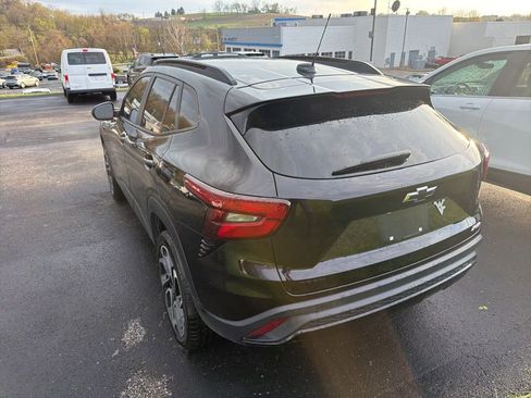 Used 2024 Chevrolet Trax RS w/ Driver Confidence Package image 6