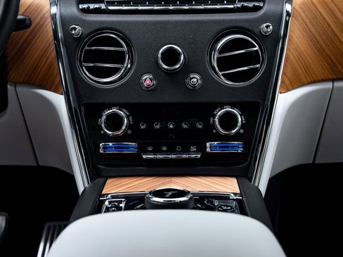 Used 2023 Rolls-Royce Cullinan w/ Cullinan Package AWD/4WD image 38