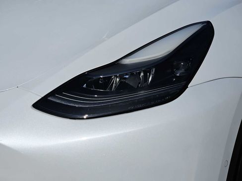 Used 2022 Tesla Model Y Performance AWD/4WD image 7
