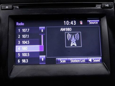 Used 2017 Toyota Camry SE image 30