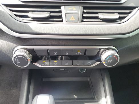 Certified 2025 Nissan Altima 2.5 S FWD image 25