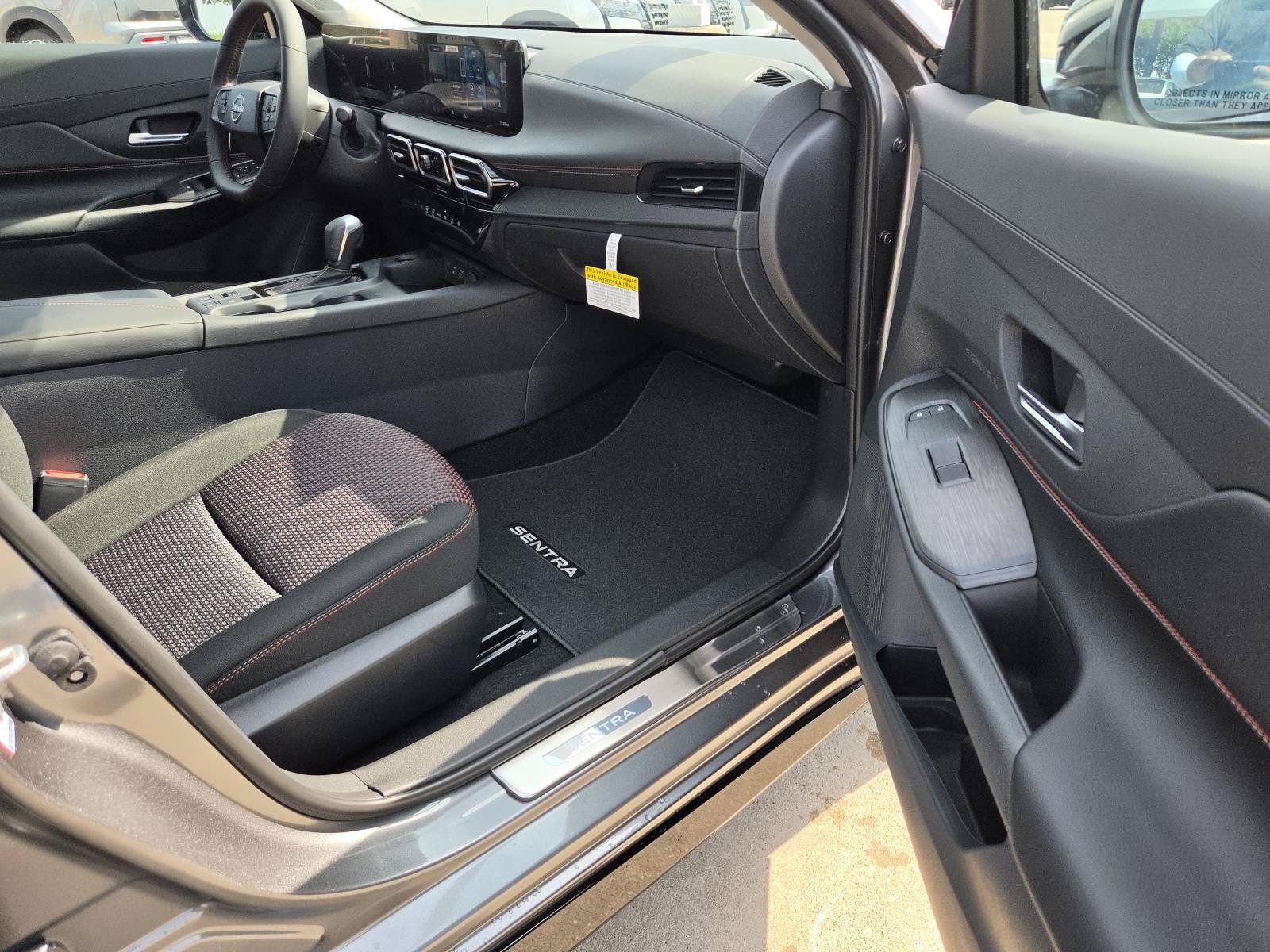 New 2027 Nissan Sentra SR FWD image 10