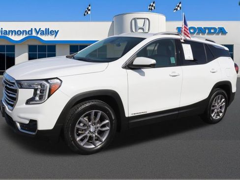 Used 2023 GMC Terrain SLT FWD image 3