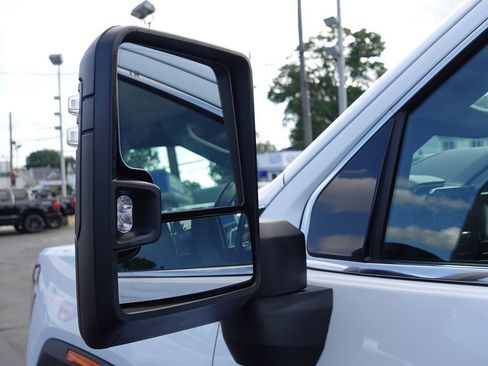 Used 2024 GMC Sierra 3500 SLE AWD/4WD image 8