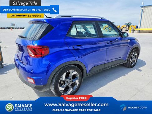 Used 2024 Hyundai Venue SEL FWD image 4