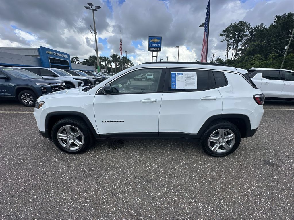 Used 2024 Jeep Compass Latitude AWD/4WD image 13