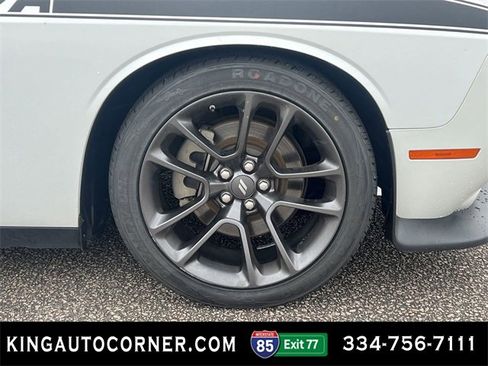 Used 2022 Dodge Challenger R/T w/ T/A Package image 9