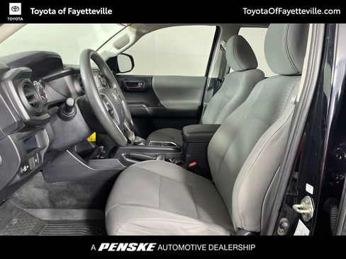 Used 2018 Toyota Tacoma SR w/ SR Convenience Package AWD/4WD image 16