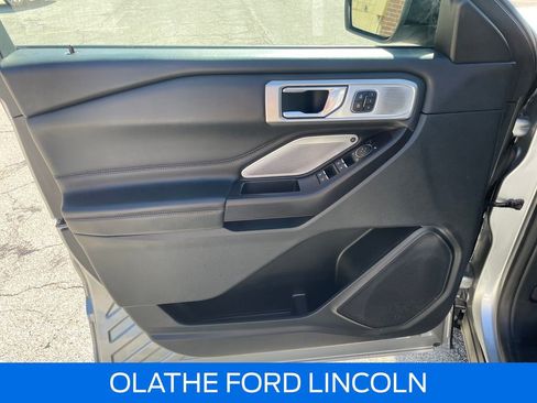 Certified 2020 Ford Explorer Platinum w/ Premium Technology Package AWD/4WD image 14