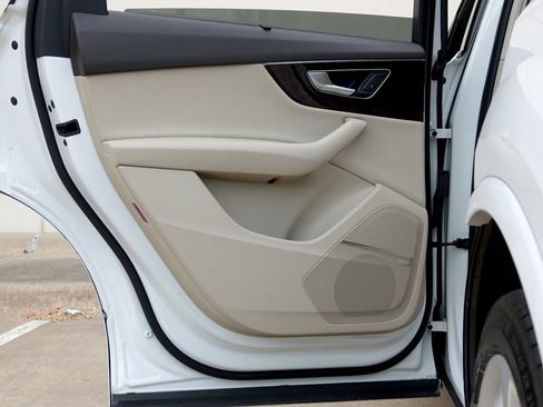 Used 2019 Audi Q7 3.0T Prestige w/ Prestige Package image 37