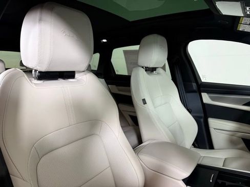 Certified 2026 Jaguar F-PACE R-Dynamic S AWD/4WD image 38
