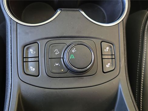 Used 2023 GMC Terrain SLT FWD image 24