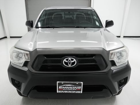 Used 2014 Toyota Tacoma 4x4 Double Cab image 2