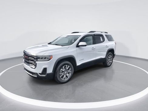 Used 2023 GMC Acadia SLE w/ Driver Convenience Package FWD image 4