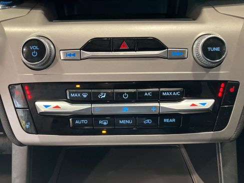 Used 2023 Ford Explorer XLT w/ Equipment Group 202A image 19