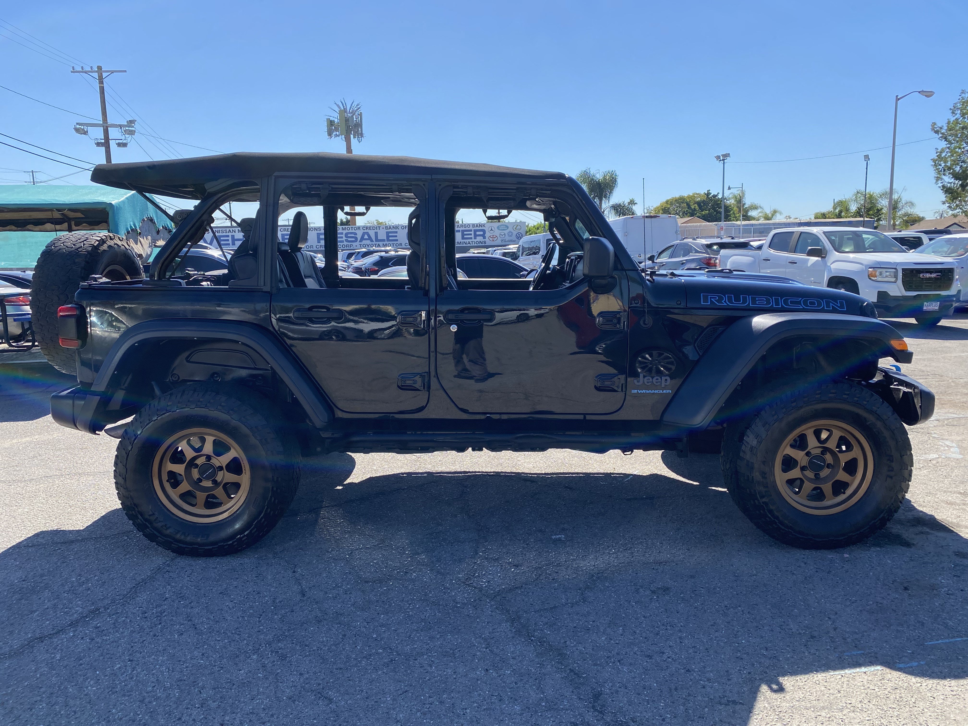 Used 2023 Jeep Wrangler Unlimited Rubicon 4xe AWD/4WD image 11