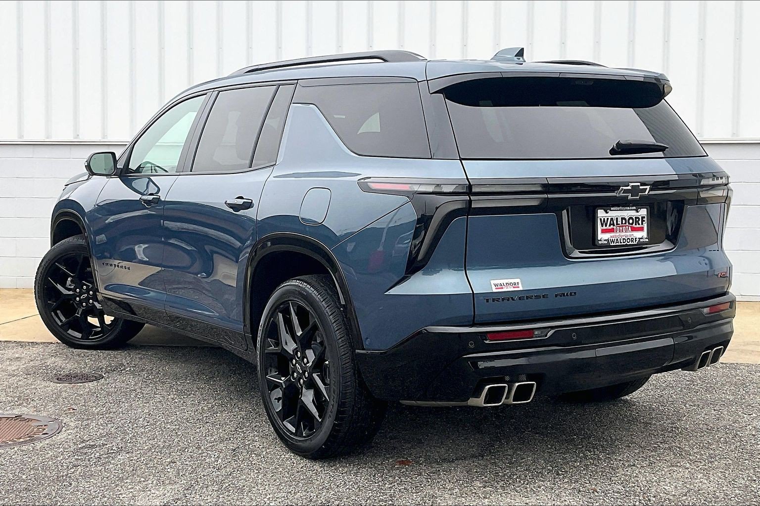 Used 2025 Chevrolet Traverse RS AWD/4WD image 15